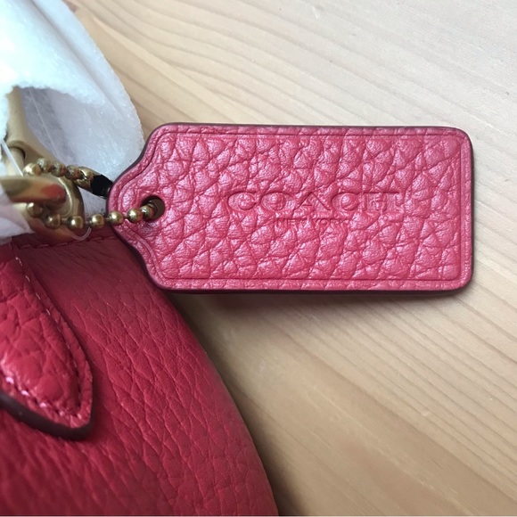 ❤️Coach Camera Bag In Signature Canvas With Heart Print - Picture 15 of 16